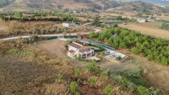 6 bedroom Finca/Country House for sale in Coín with garage - € 599,000 (Ref: 9072834)