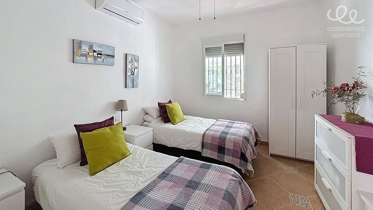 4 sovrum Finca/Hus på landet till salu i Comares med pool garage - 349 000 € (Ref: 9084812)