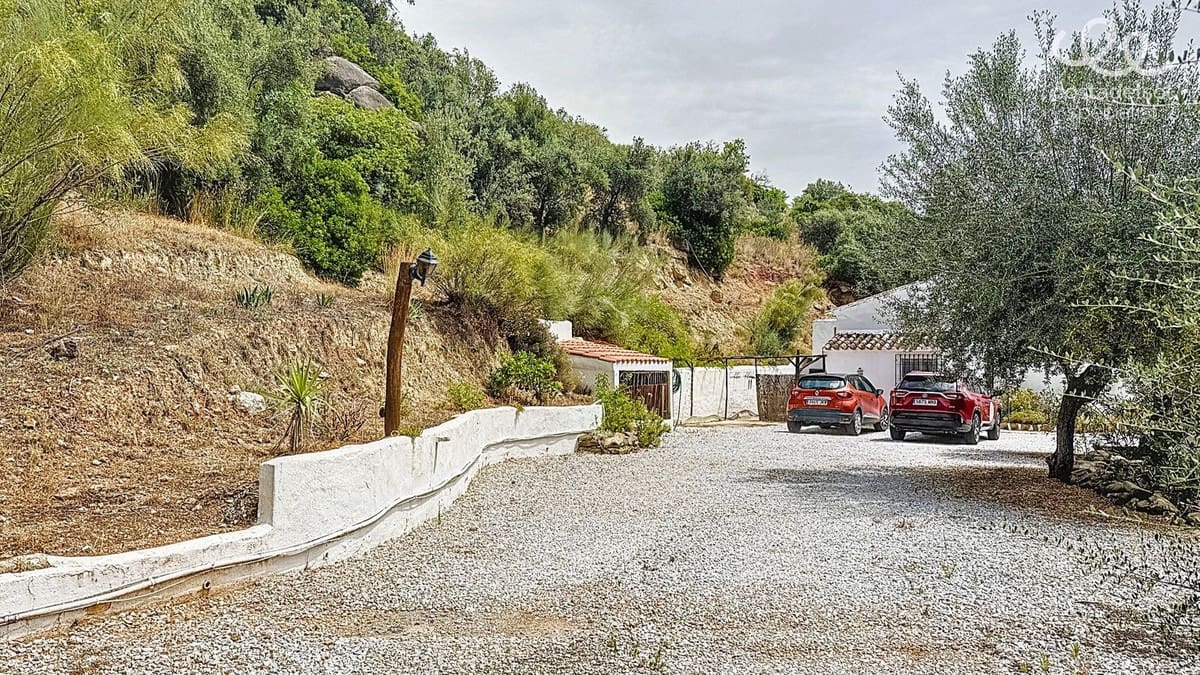 4 sovrum Finca/Hus på landet till salu i Comares med pool garage - 349 000 € (Ref: 9084812)