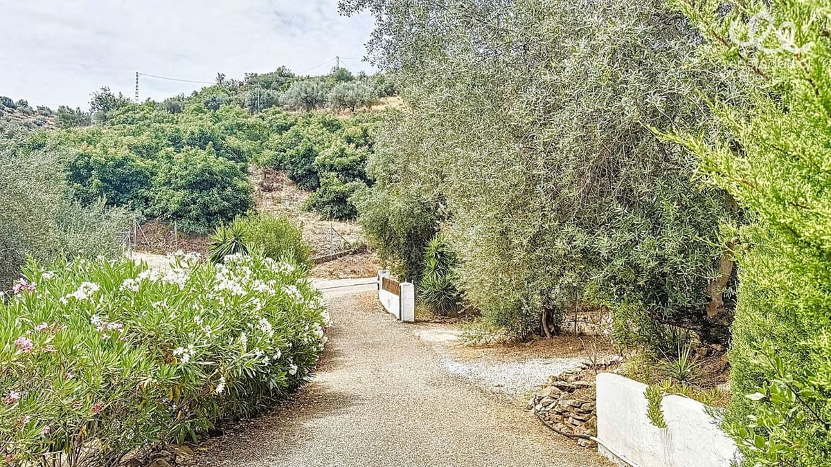 4 sovrum Finca/Hus på landet till salu i Comares med pool garage - 349 000 € (Ref: 9084812)