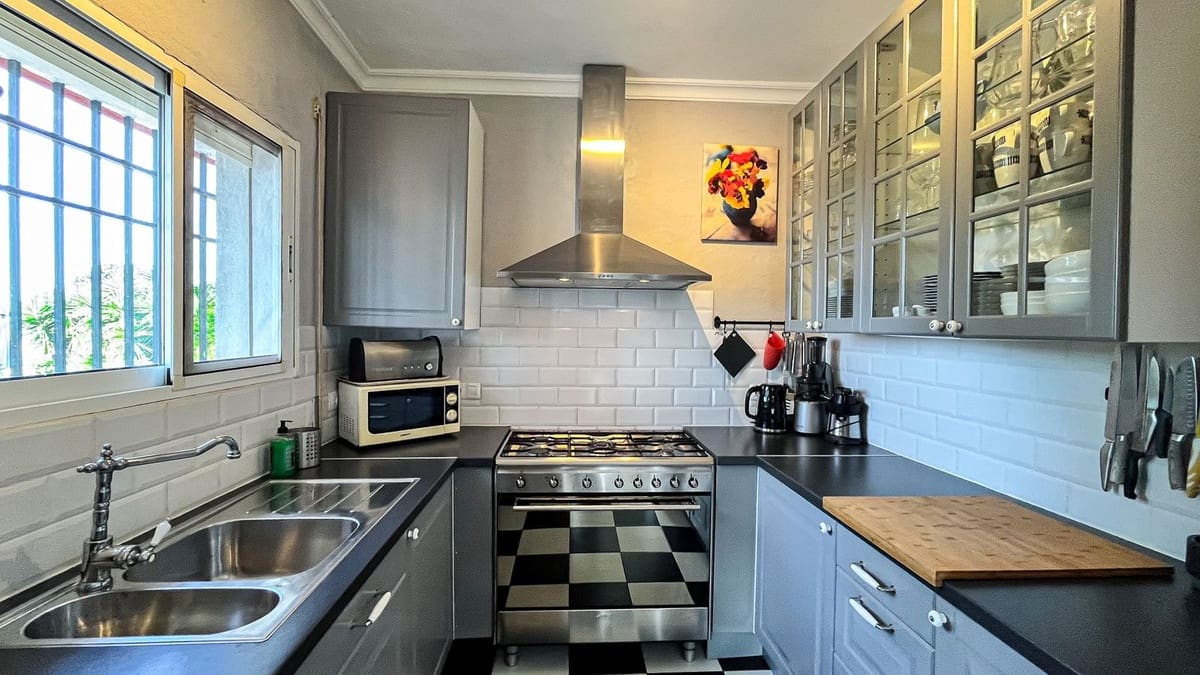 5 makuuhuone Maalaistalo myytävänä paikassa Villanueva de la Concepcion mukana uima-altaan - 449 000 € (Ref: 9123599)