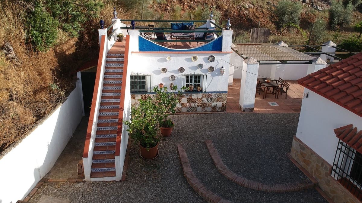 5 makuuhuone Maalaistalo myytävänä paikassa Villanueva de la Concepcion mukana uima-altaan - 449 000 € (Ref: 9123599)