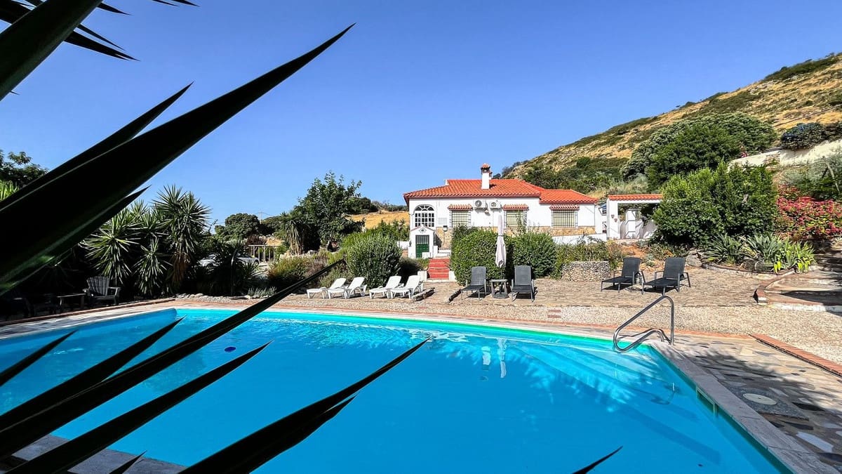 5 makuuhuone Maalaistalo myytävänä paikassa Villanueva de la Concepcion mukana uima-altaan - 449 000 € (Ref: 9123599)