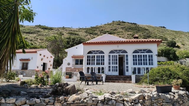 5 makuuhuone Maalaistalo myytävänä paikassa Villanueva de la Concepcion mukana uima-altaan - 449 000 € (Ref: 9123599)