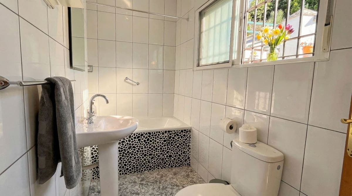 5 slaapkamer Finca/Landhuis te koop in Villanueva de la Concepcion met zwembad - € 445.000 (Ref: 9123599)