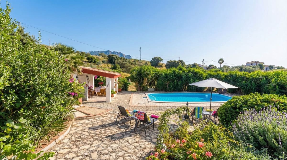 5 slaapkamer Finca/Landhuis te koop in Villanueva de la Concepcion met zwembad - € 445.000 (Ref: 9123599)