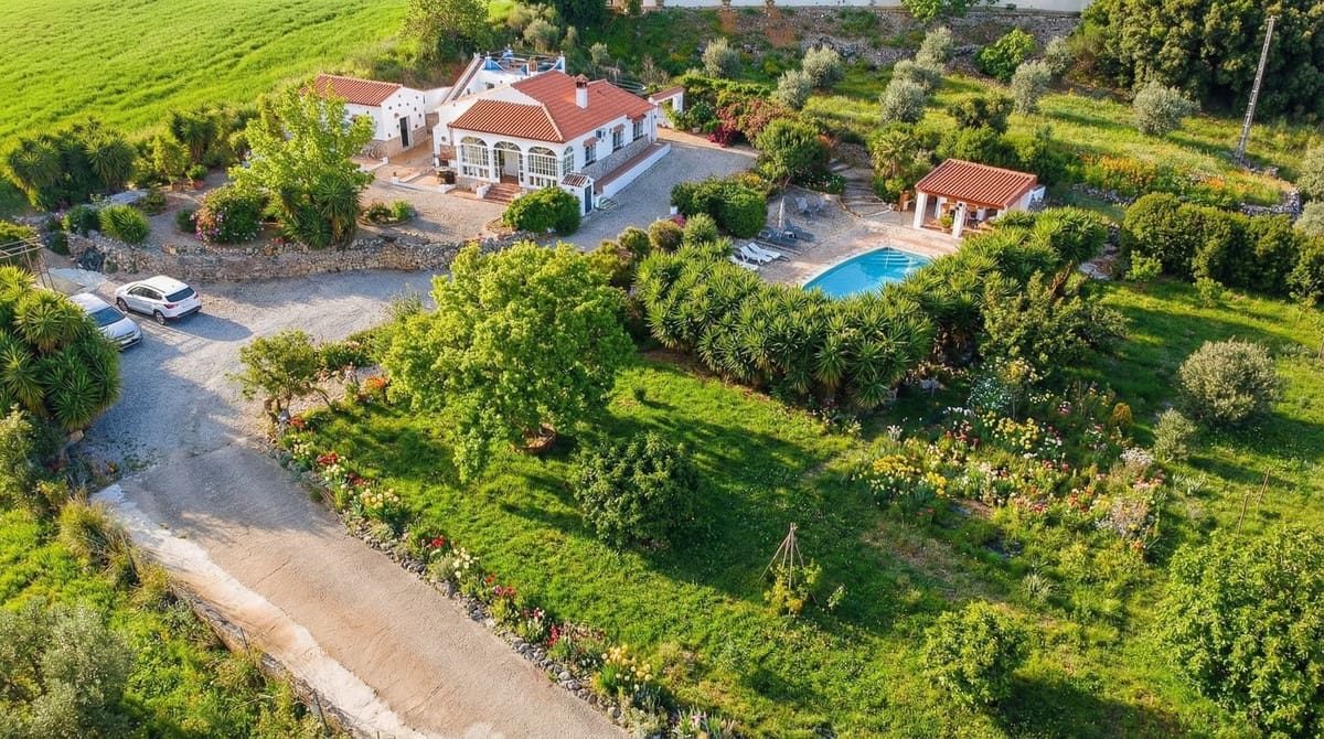 5 slaapkamer Finca/Landhuis te koop in Villanueva de la Concepcion met zwembad - € 445.000 (Ref: 9123599)