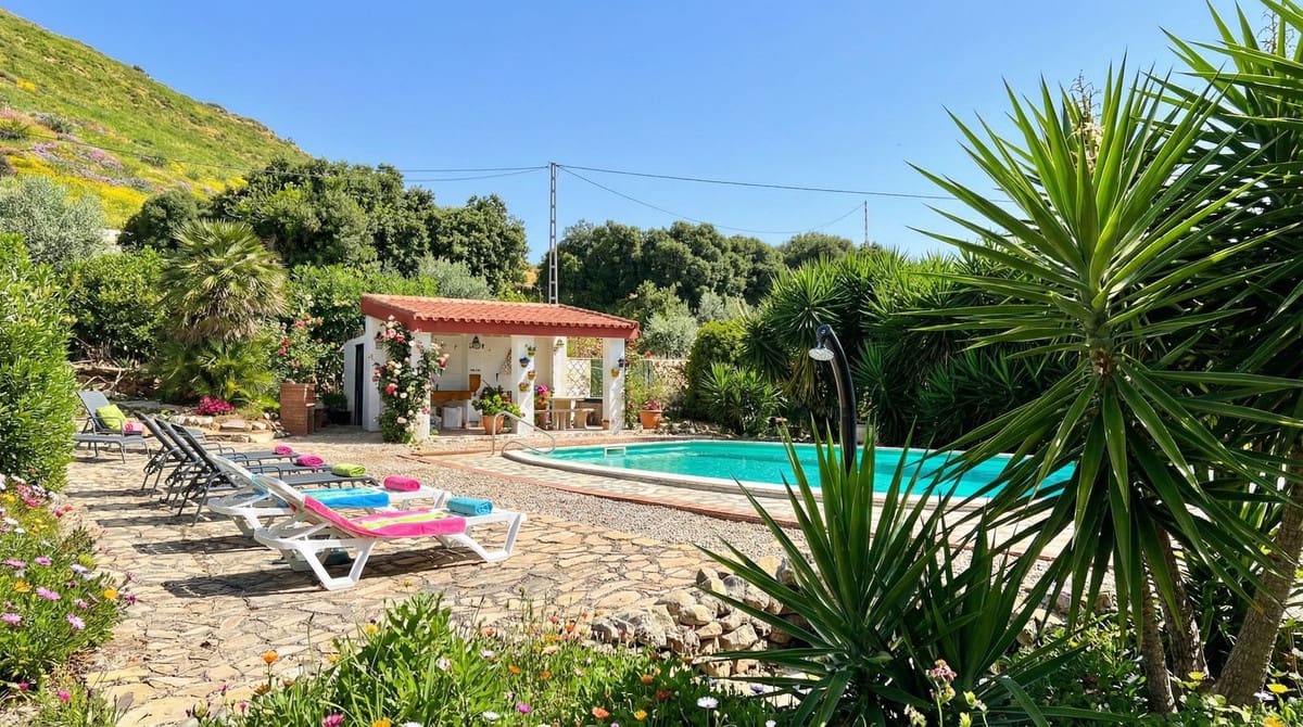 5 slaapkamer Finca/Landhuis te koop in Villanueva de la Concepcion met zwembad - € 445.000 (Ref: 9123599)