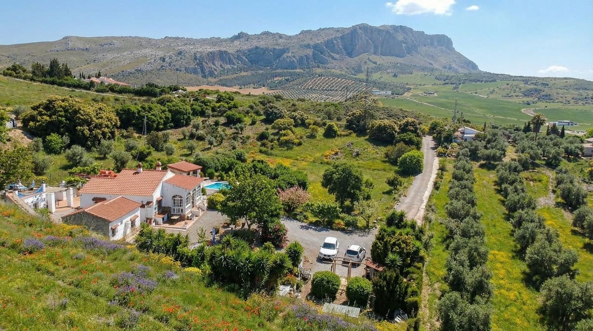 5 slaapkamer Finca/Landhuis te koop in Villanueva de la Concepcion met zwembad - € 445.000 (Ref: 9123599)