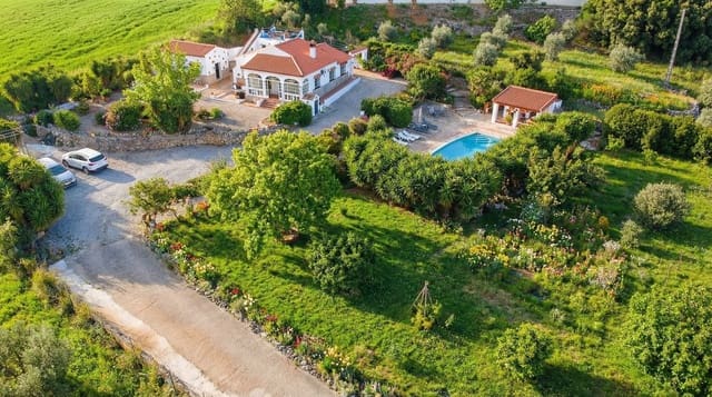 5 Zimmer Finca/Landgut zu verkaufen in Villanueva de la Concepcion mit Pool - 445.000 € (Ref: 9123599)