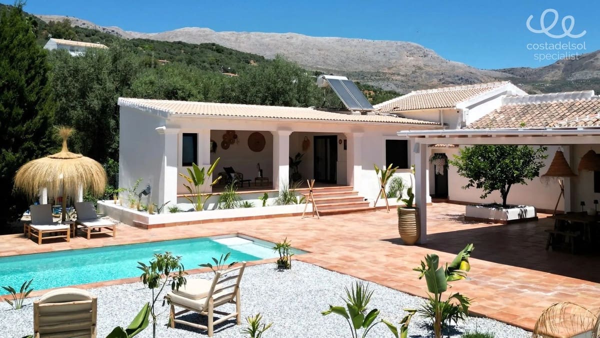 Finca/Casa Rural de 7 habitaciones en Periana en venta con piscina garaje - 749.000 € (Ref: 9138408)