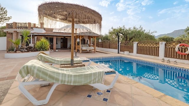 3 Zimmer Villa zu verkaufen in Alhaurín el Grande mit Pool Garage - 495.000 € (Ref: 9168276)