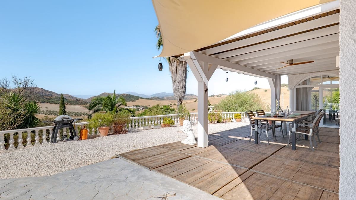 3 soverom Villa til salgs i Almogia med svømmebasseng garasje - € 450 000 (Ref: 9189002)