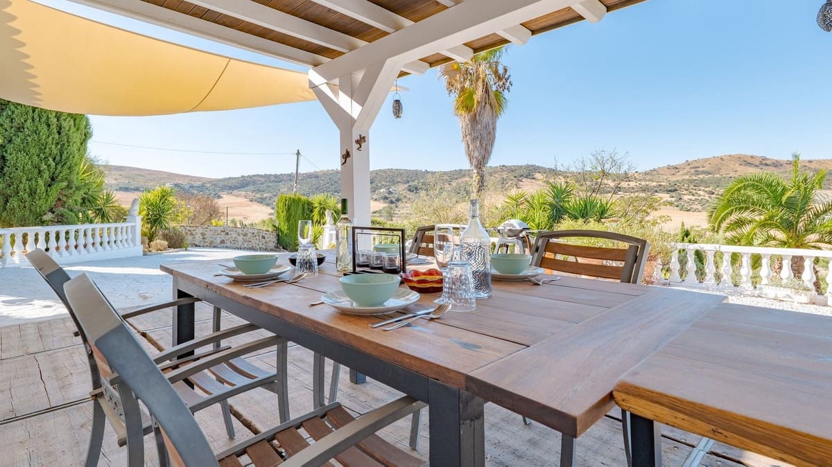 3 soverom Villa til salgs i Almogia med svømmebasseng garasje - € 450 000 (Ref: 9189002)