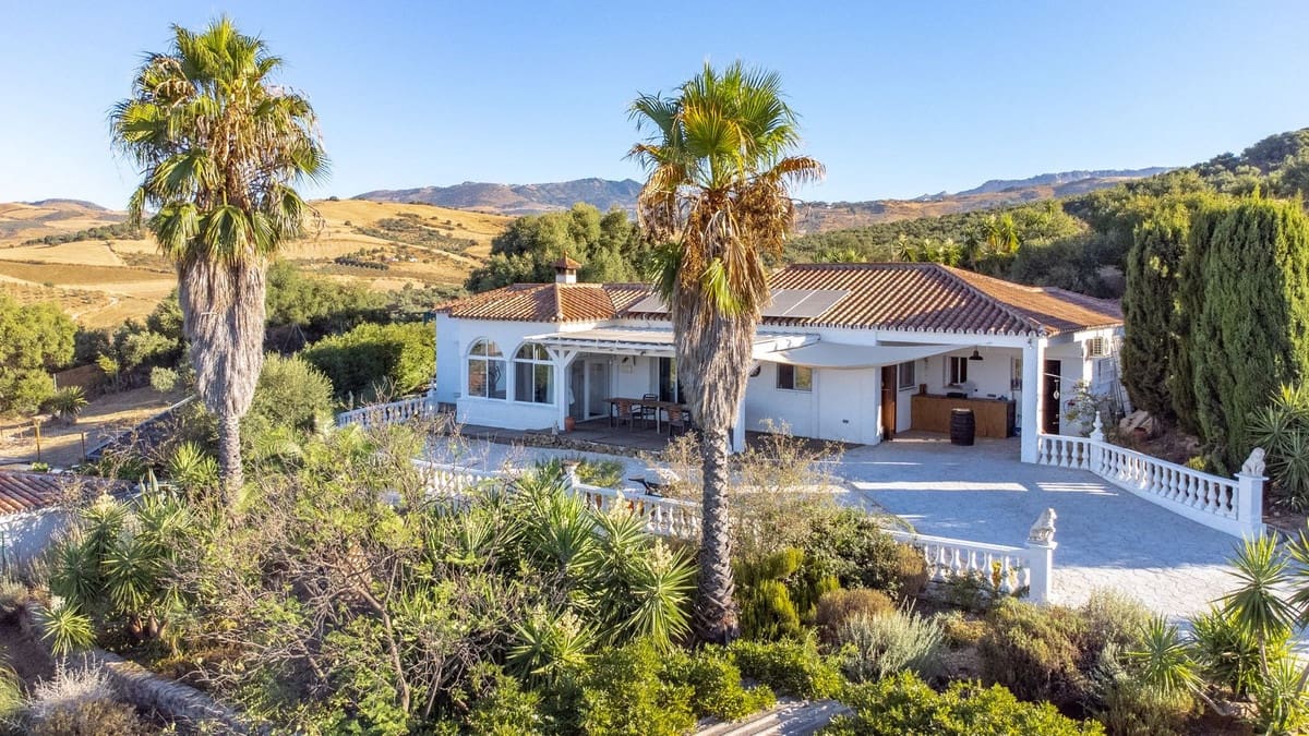 3 soverom Villa til salgs i Almogia med svømmebasseng garasje - € 450 000 (Ref: 9189002)