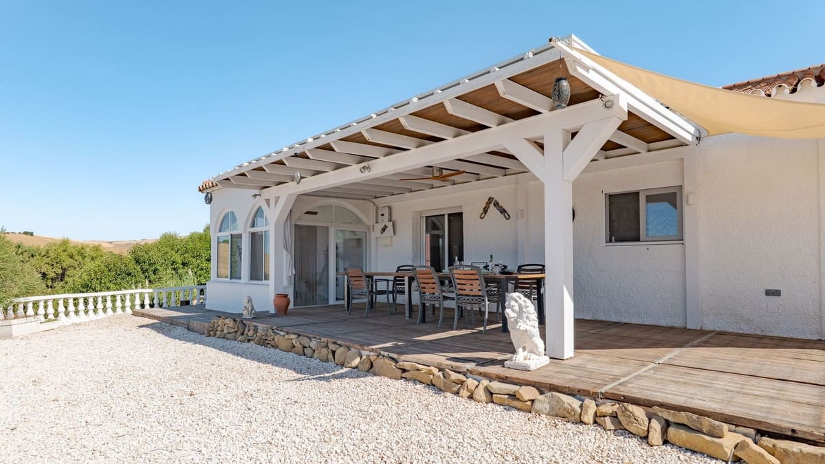 3 soverom Villa til salgs i Almogia med svømmebasseng garasje - € 450 000 (Ref: 9189002)