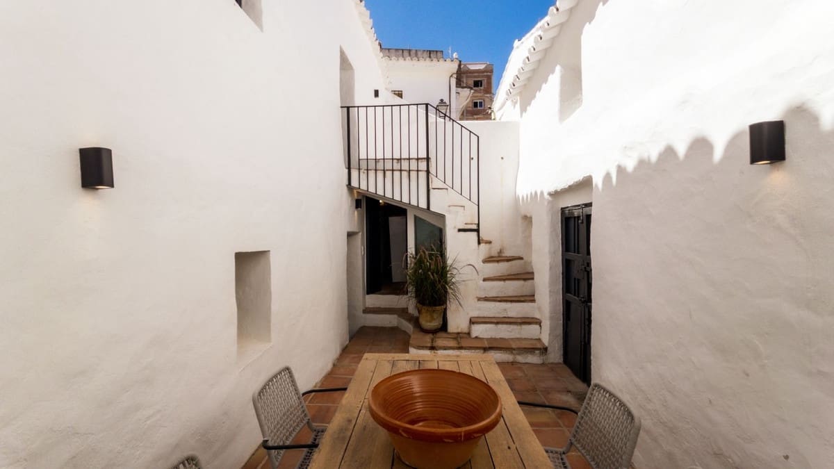 2 bedroom Townhouse for sale in Guaro - € 219,000 (Ref: 9245780)