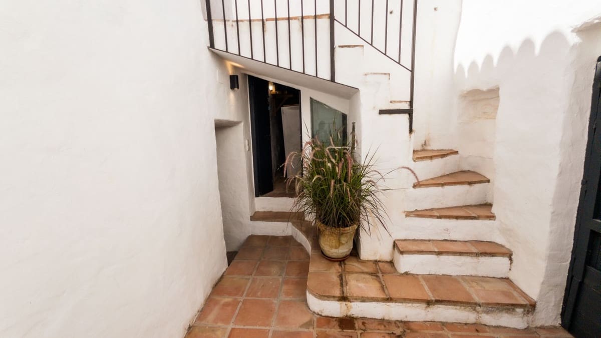 2 bedroom Townhouse for sale in Guaro - € 219,000 (Ref: 9245780)