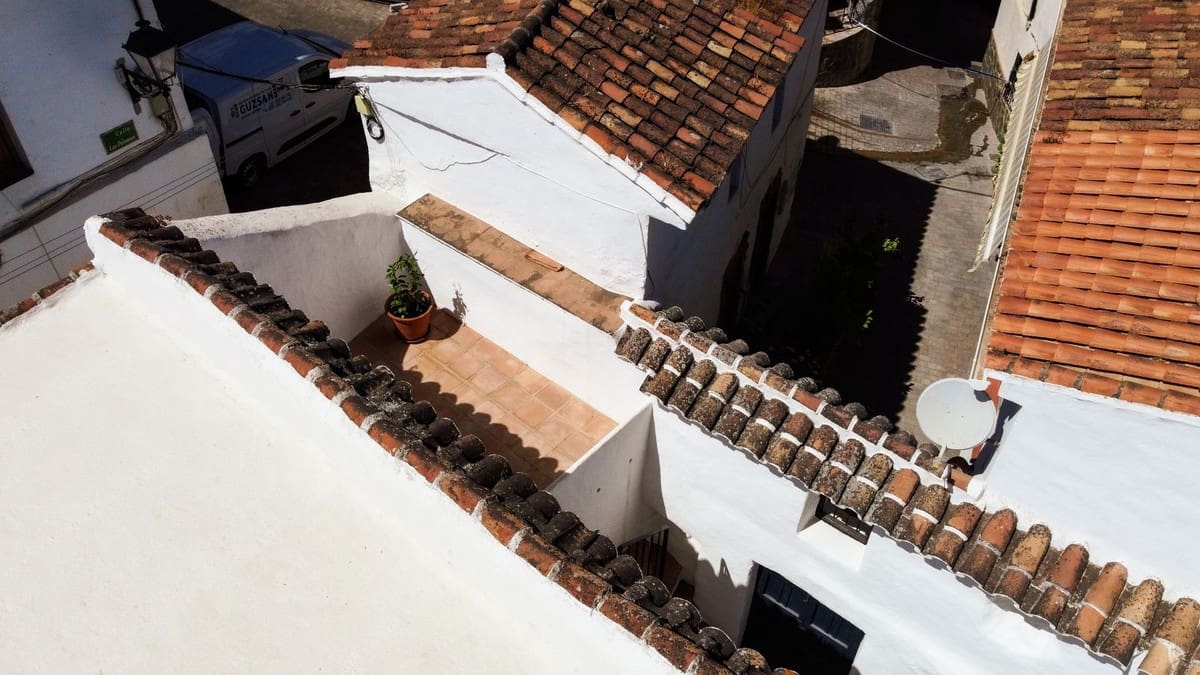 2 bedroom Townhouse for sale in Guaro - € 219,000 (Ref: 9245780)