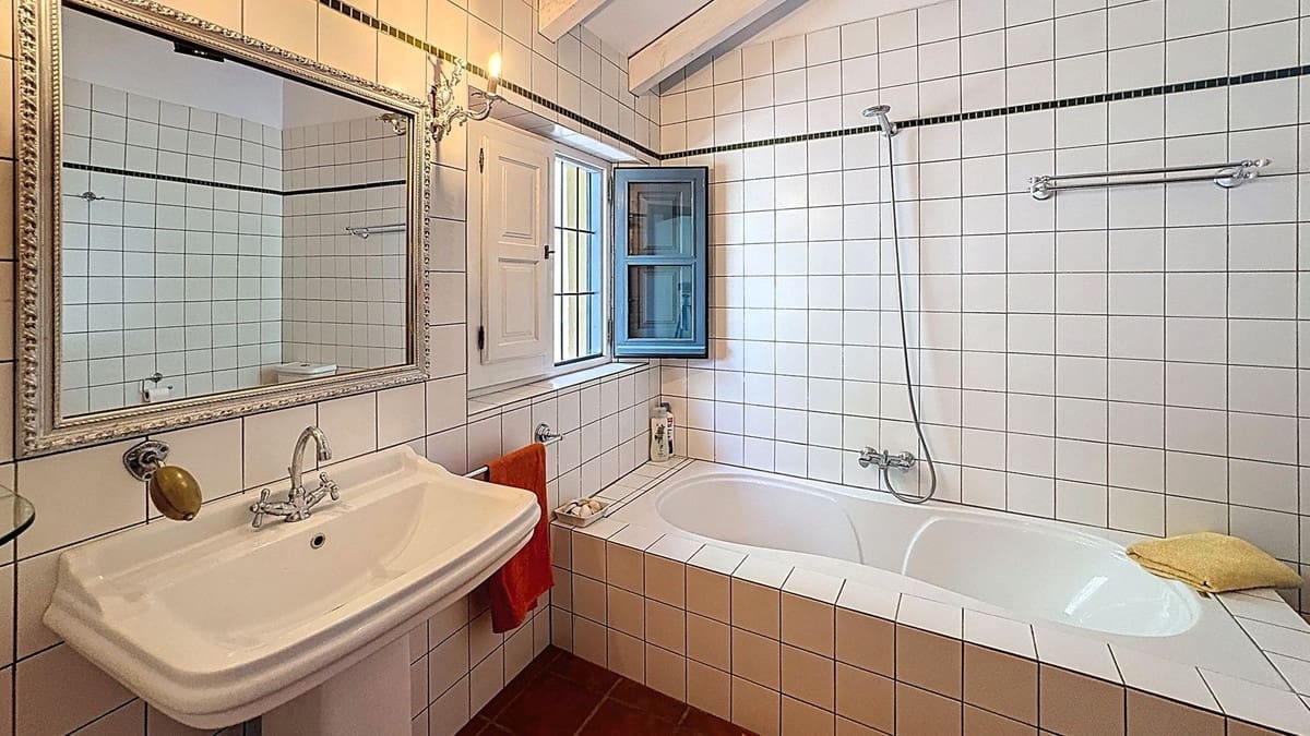 6 soverom Finca/Herregård til salgs i Riogordo med svømmebasseng garasje - € 1 200 000 (Ref: 9249388)