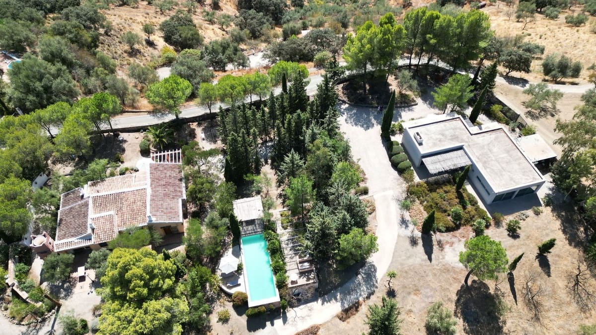 6 soverom Finca/Herregård til salgs i Riogordo med svømmebasseng garasje - € 1 200 000 (Ref: 9249388)