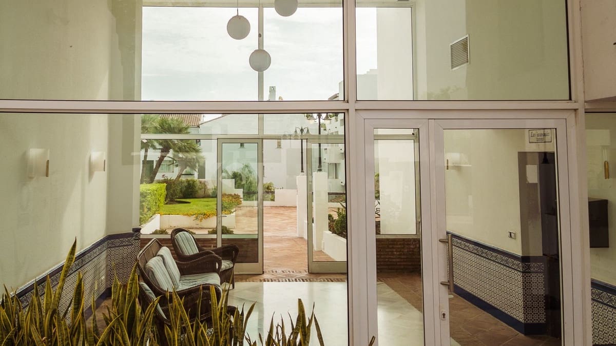 2 bedroom Apartment for sale in Bel-Air with pool garage - € 360,000 (Ref: 9263157)