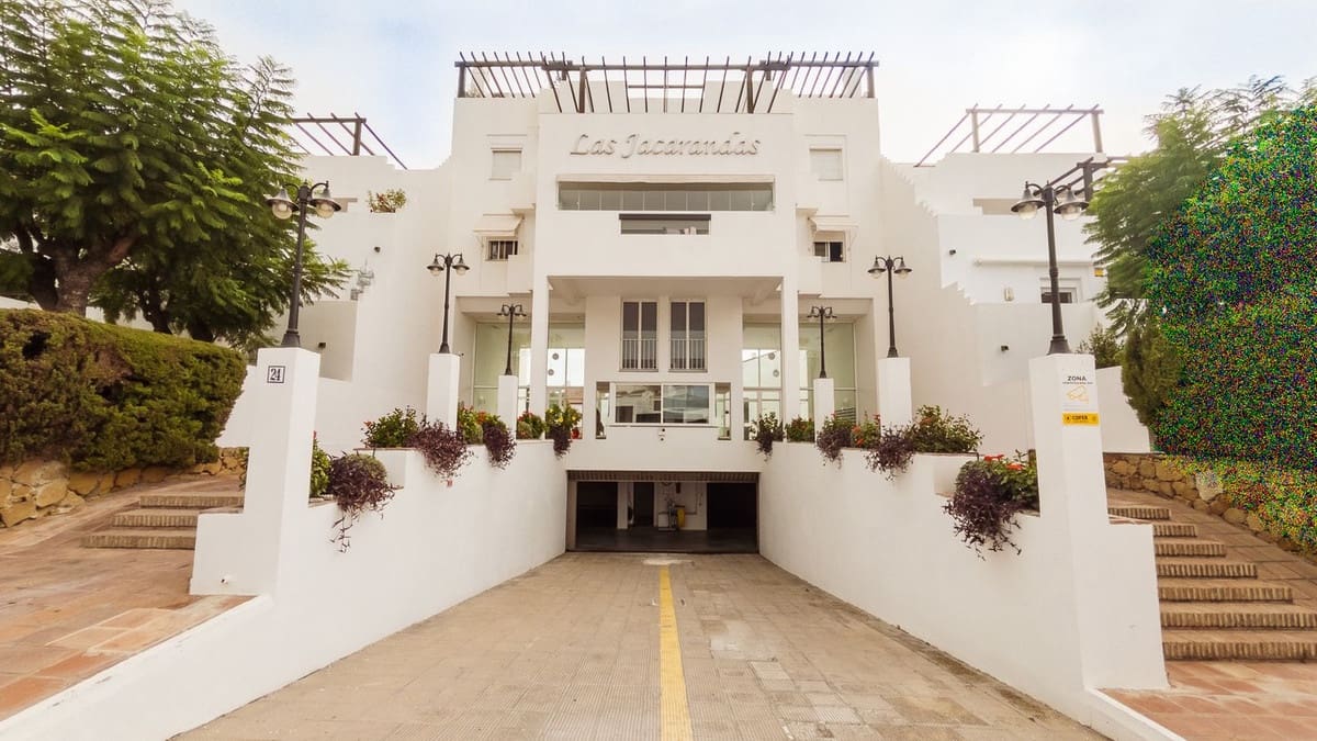 2 bedroom Apartment for sale in Bel-Air with pool garage - € 360,000 (Ref: 9263157)