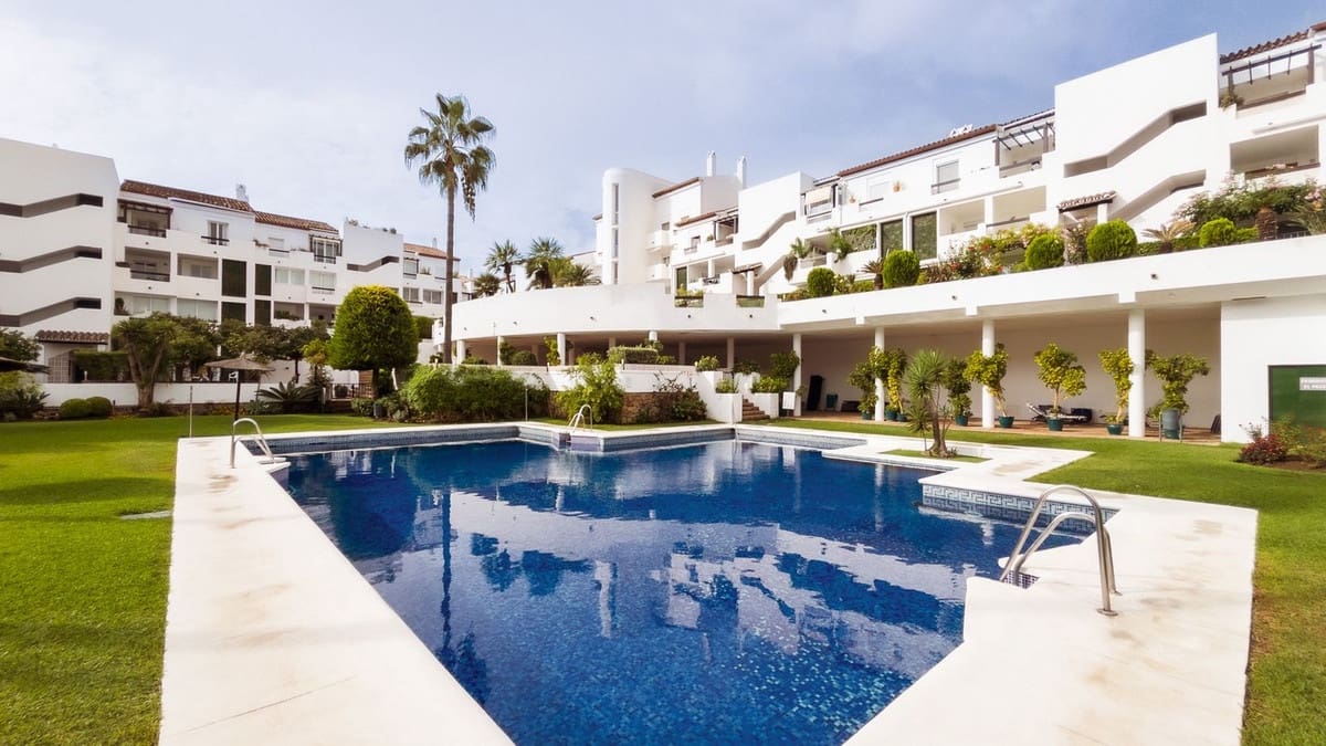 2 bedroom Apartment for sale in Bel-Air with pool garage - € 360,000 (Ref: 9263157)