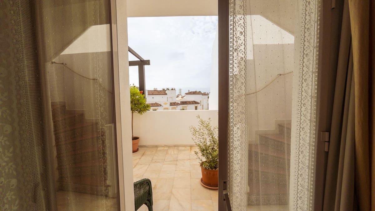 2 bedroom Apartment for sale in Bel-Air with pool garage - € 360,000 (Ref: 9263157)