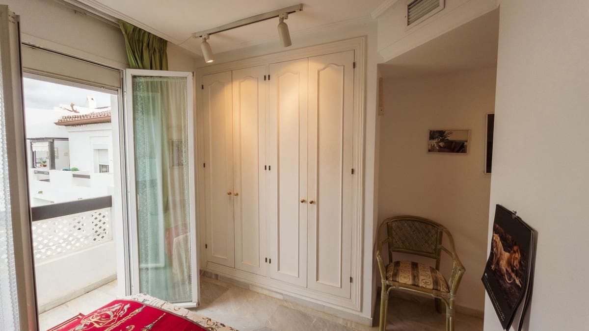 2 bedroom Apartment for sale in Bel-Air with pool garage - € 360,000 (Ref: 9263157)