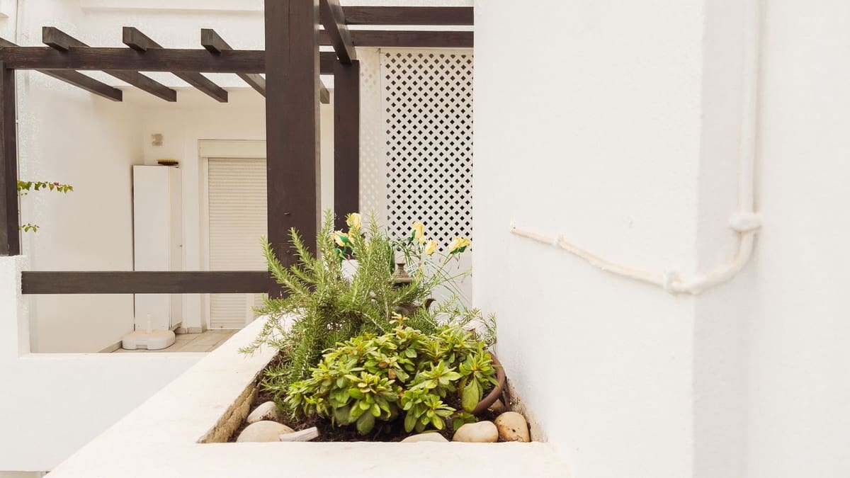 2 bedroom Apartment for sale in Bel-Air with pool garage - € 360,000 (Ref: 9263157)