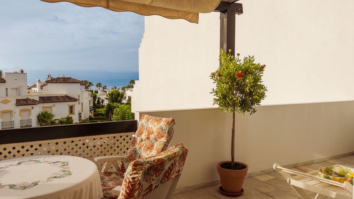 2 bedroom Apartment for sale in Bel-Air with pool garage - € 360,000 (Ref: 9263157)