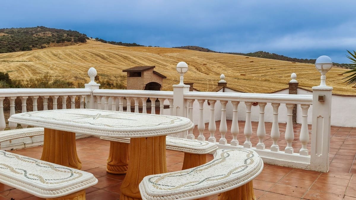 3 soverom Finca/Herregård til salgs i Almogia med svømmebasseng garasje - € 295 000 (Ref: 9263776)