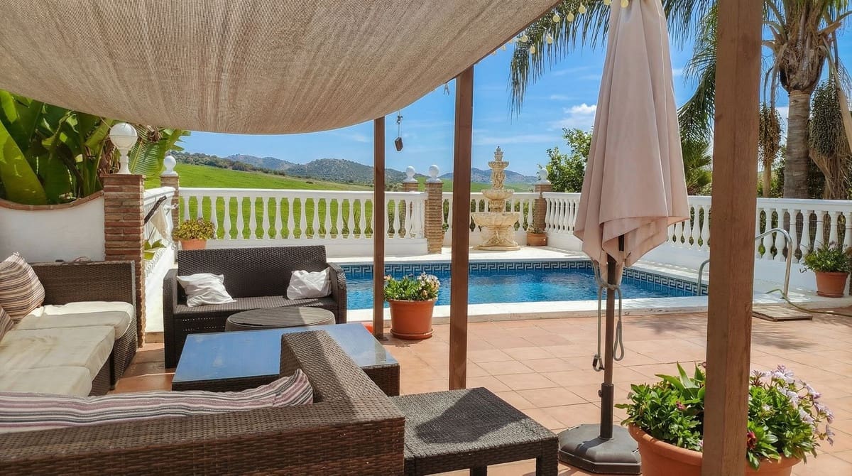 3 bedroom Finca/Country House for sale in Almogia with pool garage - € 275,000 (Ref: 9263776)