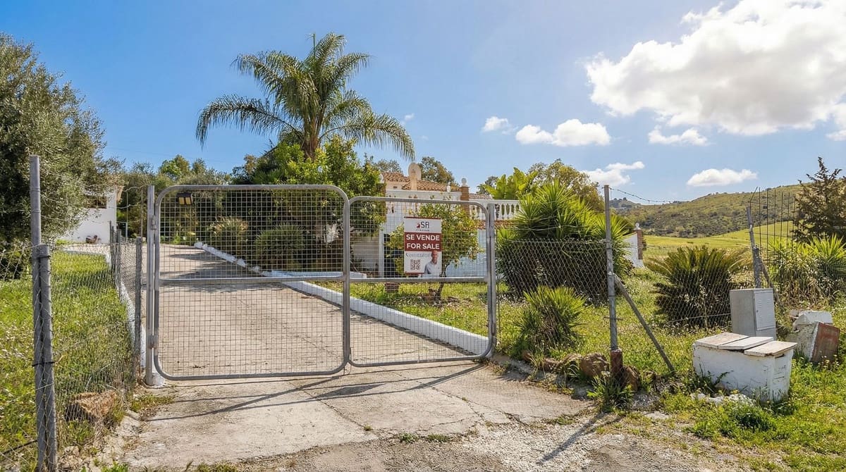 3 bedroom Finca/Country House for sale in Almogia with pool garage - € 275,000 (Ref: 9263776)