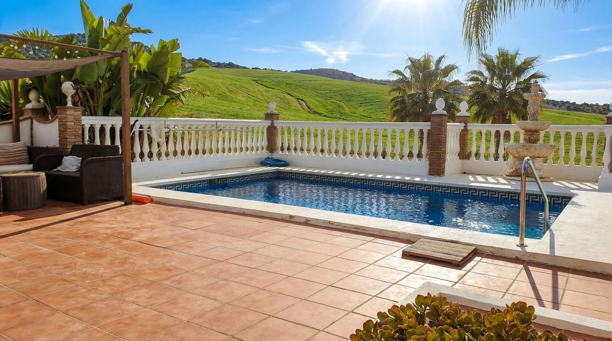 3 bedroom Finca/Country House for sale in Almogia with pool garage - € 275,000 (Ref: 9263776)