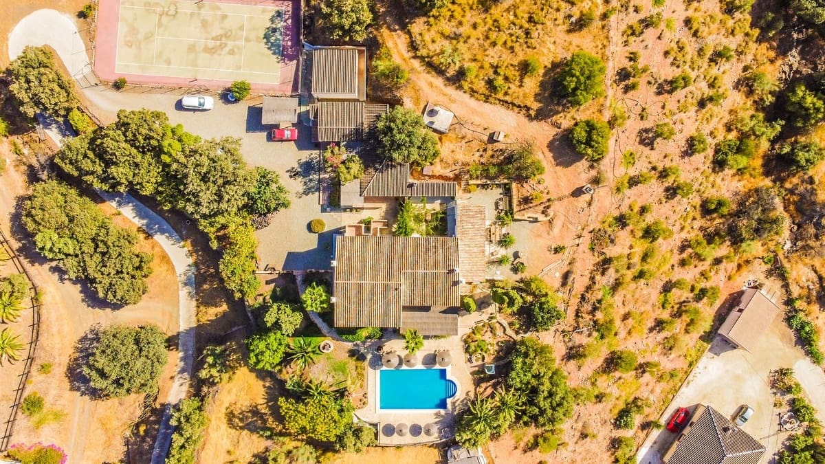 7 quarto Quinta/Casa Rural para venda em Alora com piscina garagem - 1 195 000 € (Ref: 9299065)