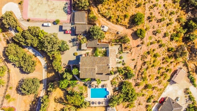 7 soverom Finca/Herregård til salgs i Alora med svømmebasseng garasje - € 1 195 000 (Ref: 9299065)