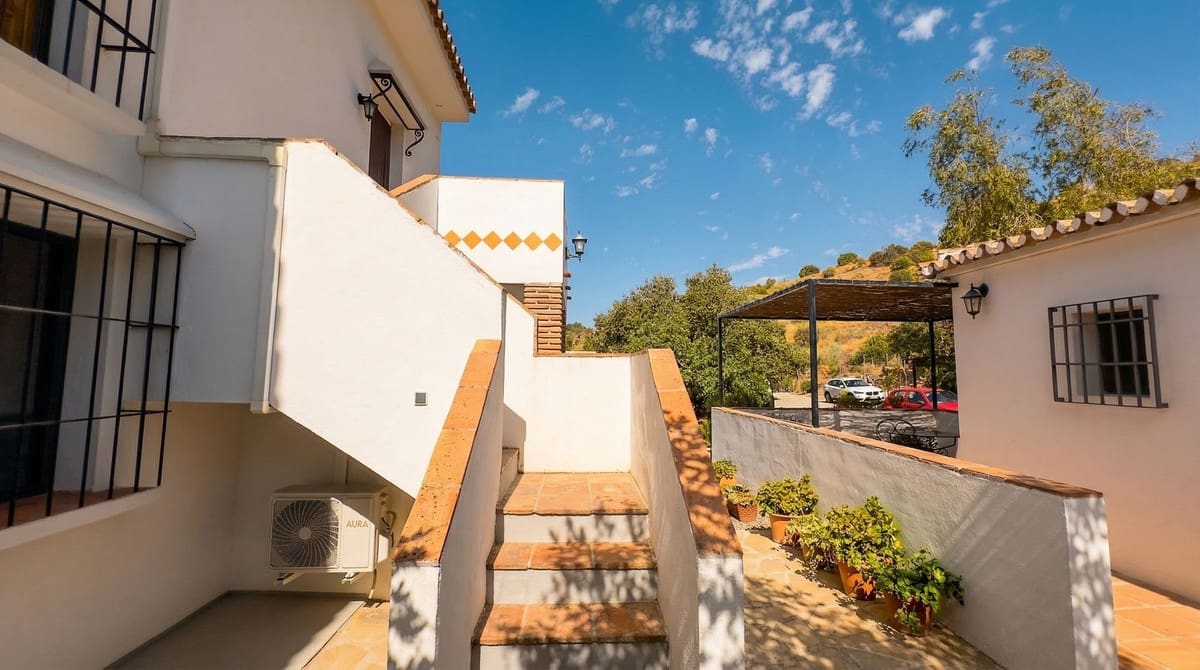 7 bedroom Finca/Country House for sale in Alora with pool garage - € 1,195,000 (Ref: 9299065)