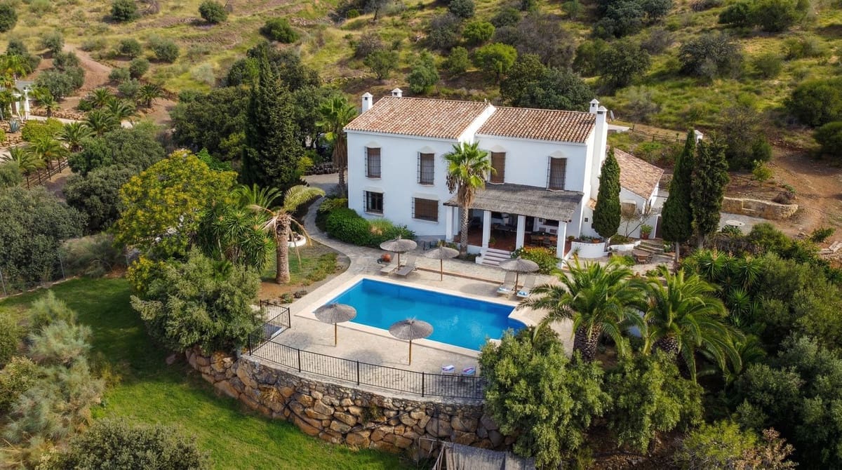 7 bedroom Finca/Country House for sale in Alora with pool garage - € 1,195,000 (Ref: 9299065)