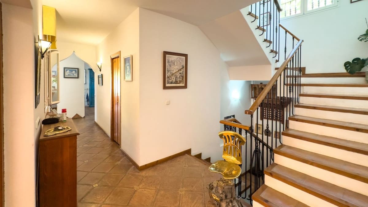 4 sypialnia Willa na sprzedaż w Alhaurin de la Torre z basenem - 1 675 000 € (Ref: 9336968)