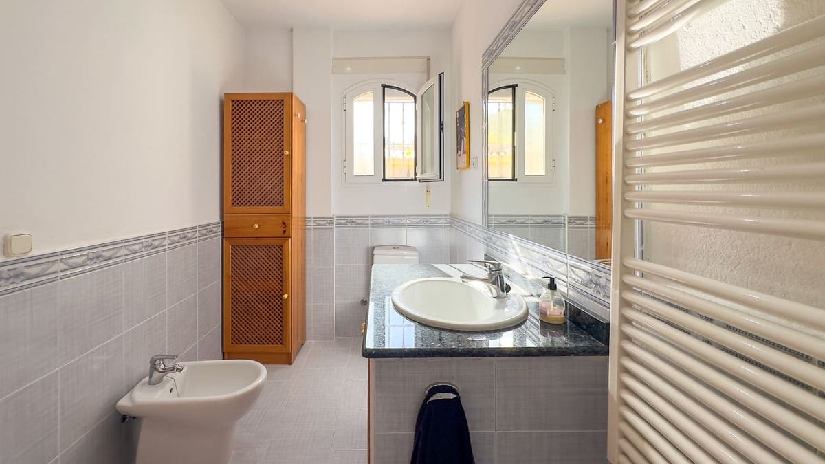 4 sypialnia Willa na sprzedaż w Alhaurin de la Torre z basenem - 1 675 000 € (Ref: 9336968)