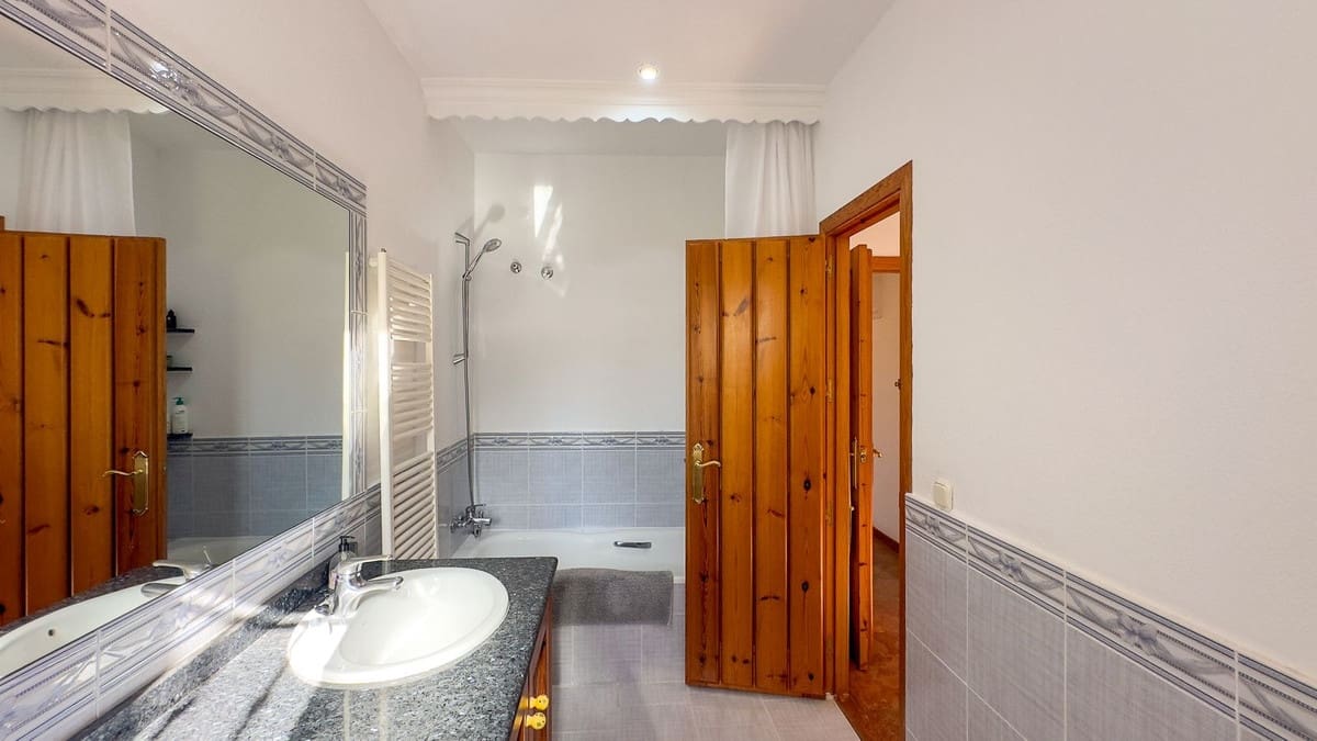 4 sypialnia Willa na sprzedaż w Alhaurin de la Torre z basenem - 1 675 000 € (Ref: 9336968)