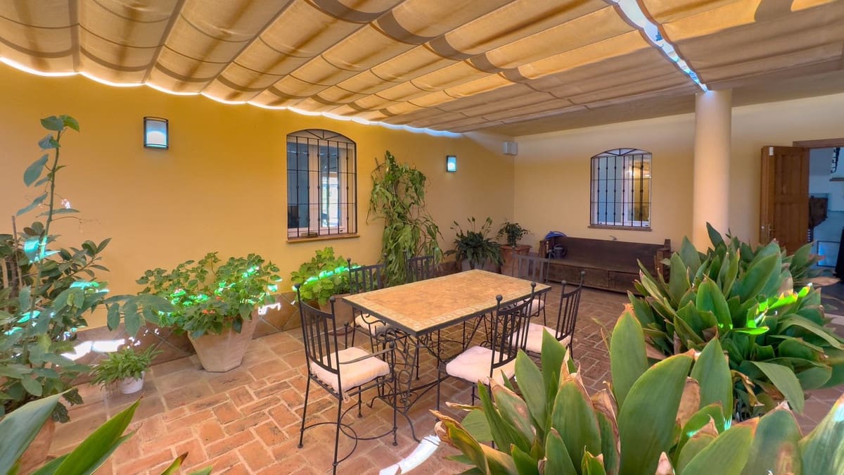 4 sypialnia Willa na sprzedaż w Alhaurin de la Torre z basenem - 1 675 000 € (Ref: 9336968)