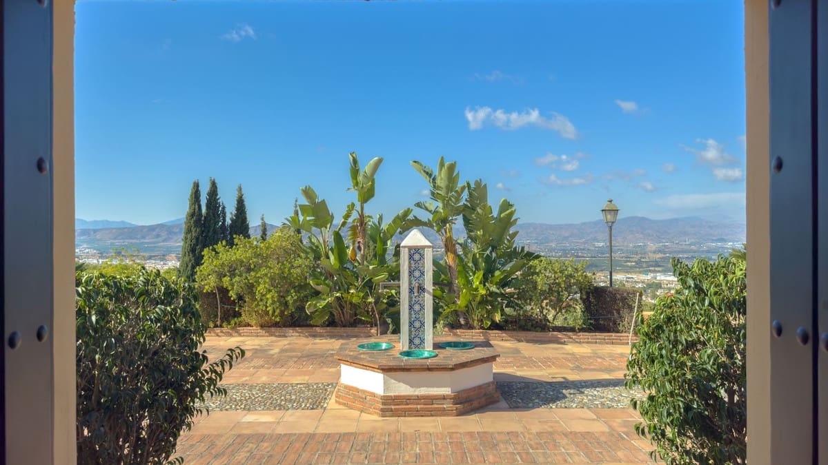 4 sypialnia Willa na sprzedaż w Alhaurin de la Torre z basenem - 1 675 000 € (Ref: 9336968)