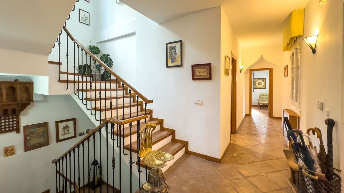 4 sypialnia Willa na sprzedaż w Alhaurin de la Torre z basenem - 1 675 000 € (Ref: 9336968)