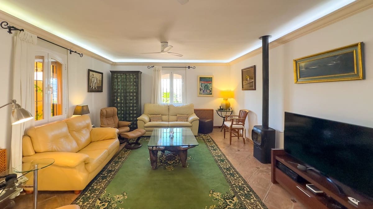 4 sypialnia Willa na sprzedaż w Alhaurin de la Torre z basenem - 1 675 000 € (Ref: 9336968)