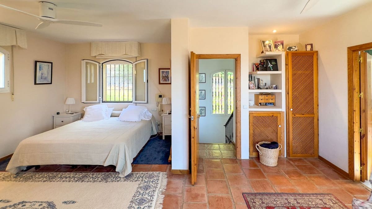 4 sypialnia Willa na sprzedaż w Alhaurin de la Torre z basenem - 1 675 000 € (Ref: 9336968)