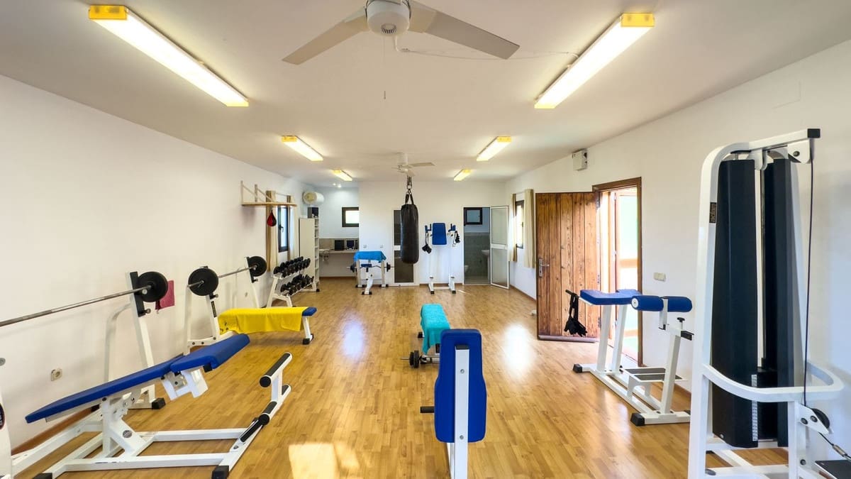 4 sypialnia Willa na sprzedaż w Alhaurin de la Torre z basenem - 1 675 000 € (Ref: 9336968)