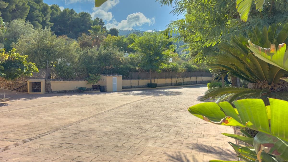 4 bedroom Villa for sale in Alhaurin de la Torre with pool - € 1,599,000 (Ref: 9336968)